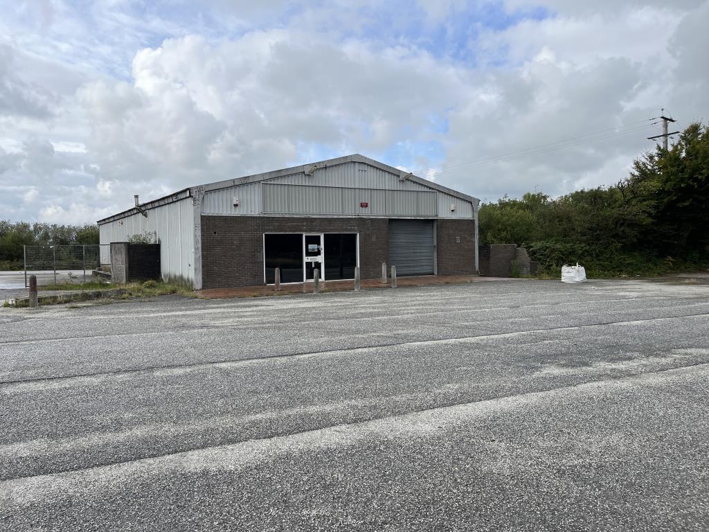 Lot: 58 - TRADING ESTATE WITH POTENTIAL - Unit 2